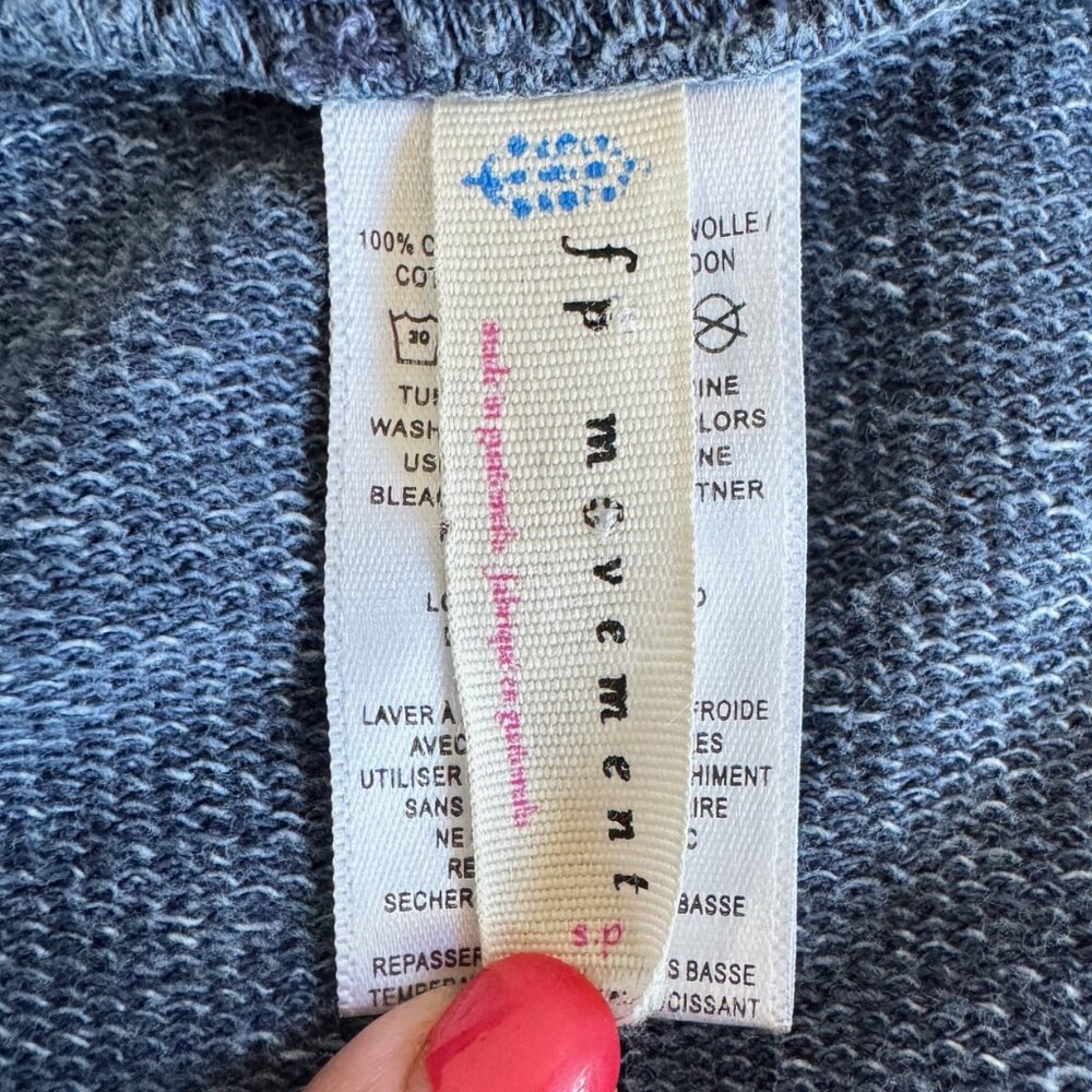 🎉😀CLEARANCE SALE!!😀🎉FREE PEOPLE MOVEMENT Cropped Short Sleeve Sweatshirt - Picture 4 of 11